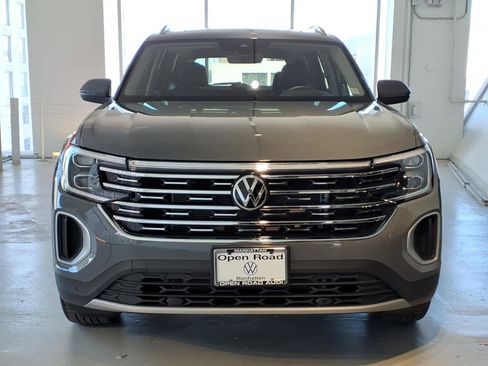 Used 2026 Volkswagen Atlas SEL AWD/4WD image 2