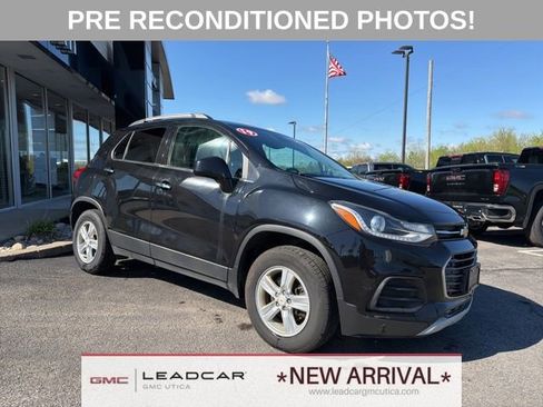 Used 2019 Chevrolet Trax LT w/ LT Convenience Package AWD/4WD image 7