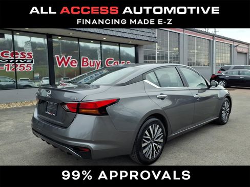 Used 2023 Nissan Altima 2.5 SV image 2