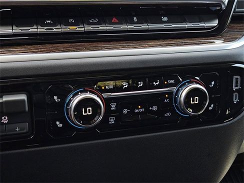 New 2025 GMC Sierra 1500 SLE image 15