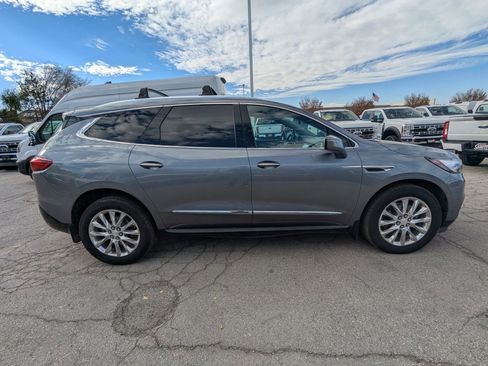 Used 2021 Buick Enclave Premium w/ Sun and Sites Package image 3