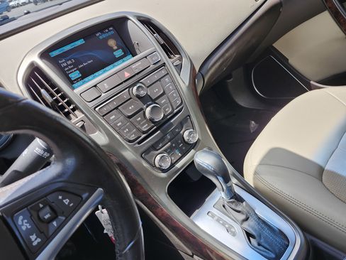 Used 2013 Buick Verano FWD image 26