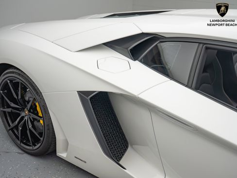 Used 2014 Lamborghini Aventador LP 700-4 image 4