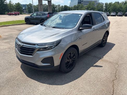 Used 2024 Chevrolet Equinox LS w/ LS Convenience Package AWD/4WD image 12