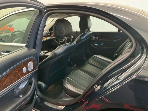 Used 2017 Mercedes-Benz E 300 4MATIC image 12