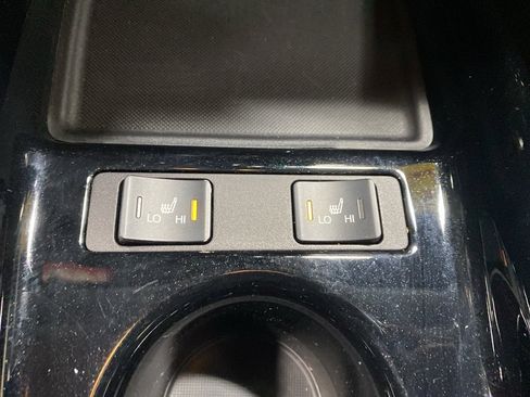 Used 2020 Toyota Prius Prime LE image 5