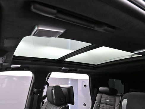 Certified 2024 Cadillac Escalade Sport Platinum image 35