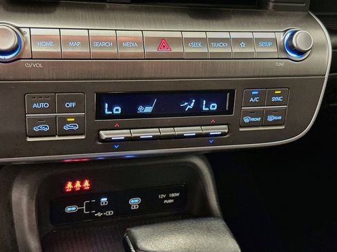 Used 2025 Hyundai Kona SEL AWD/4WD image 24