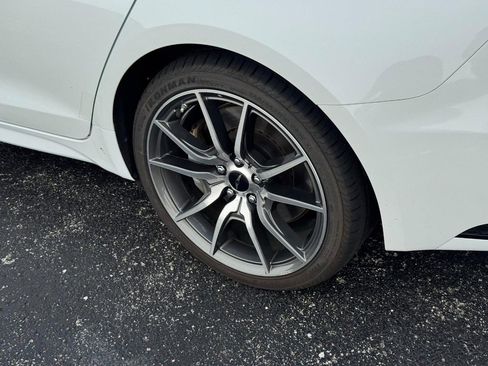 Used 2025 Genesis G70 2.5T image 5