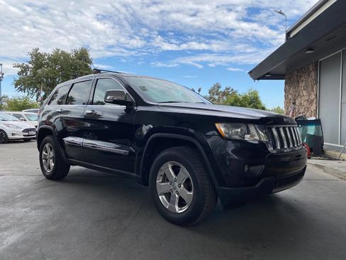 Used 2013 Jeep Grand Cherokee Limited w/ Luxury Group II image 35