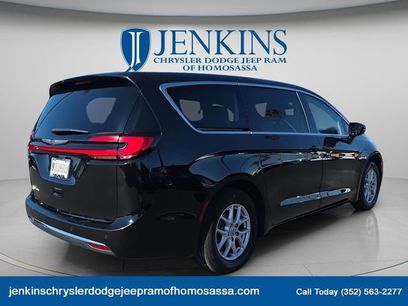 Used 2024 Chrysler Pacifica Touring-L