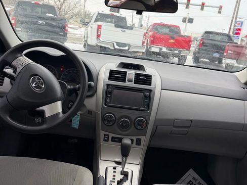 Used 2013 Toyota Corolla LE Special Edition image 10