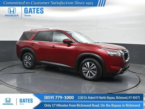 Used 2023 Nissan Pathfinder SL AWD/4WD image 1
