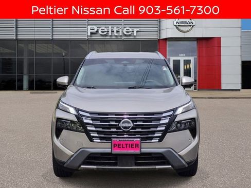 Certified 2025 Nissan Rogue SL FWD image 2