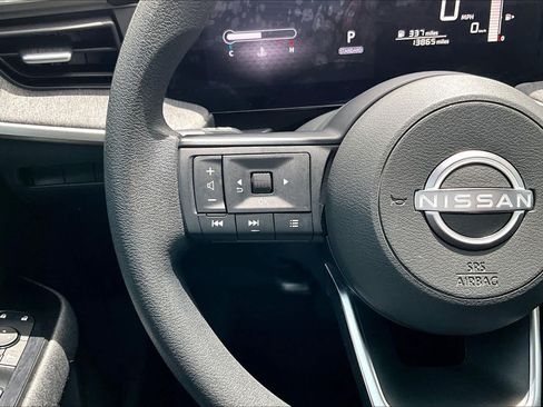 Used 2025 Nissan Kicks SV w/ Charging Package FWD image 24