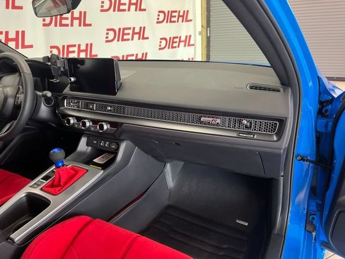 Used 2025 Honda Civic Type R image 13
