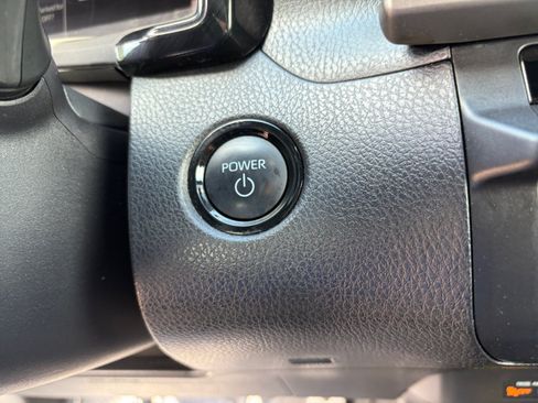 Used 2025 Toyota Camry SE FWD image 20