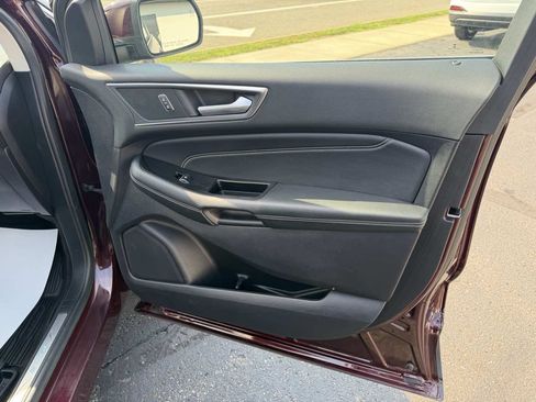 Used 2018 Ford Edge Titanium w/ Equipment Group 302A AWD/4WD image 20
