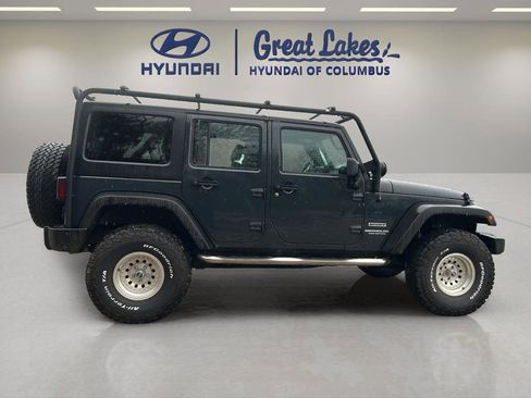 Used 2017 Jeep Wrangler Unlimited Sport image 6