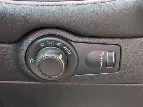 Used 2024 Dodge Durango GT AWD/4WD image 17