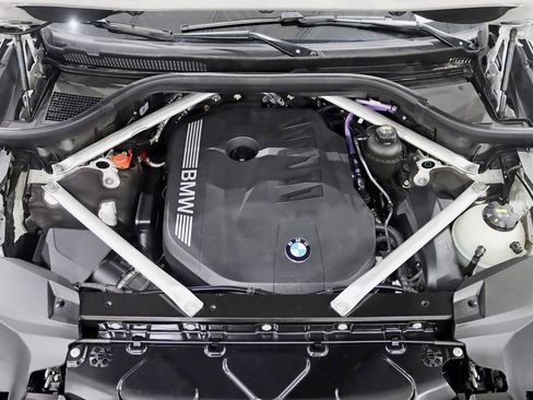 Used 2023 BMW X7 xDrive40i w/ M Sport Package image 41