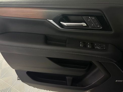 Used 2025 GMC Yukon Denali image 26