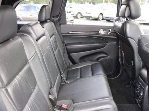 Used 2011 Jeep Grand Cherokee Laredo AWD/4WD image 18