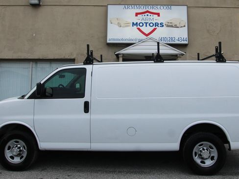 Used 2015 Chevrolet Express 2500 RWD image 4