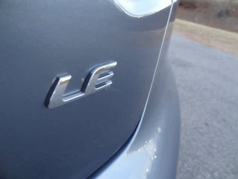 Used 2025 Toyota Corolla LE image 29