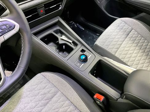 New 2026 Volkswagen Tiguan S image 10