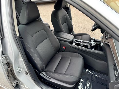 Used 2023 Nissan Altima 2.5 SV image 18