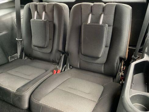 Used 2019 Ford Explorer XLT w/ Equipment Group 201A image 13