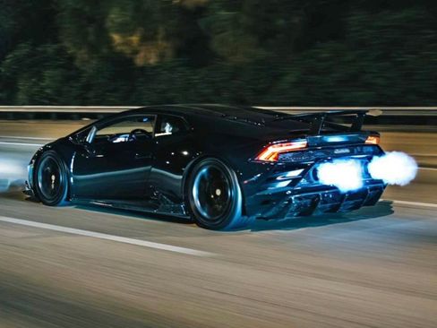 Used 2021 Lamborghini Huracan EVO image 17