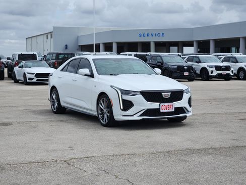 Used 2025 Cadillac CT4 Sport w/ Technology Package RWD image 3