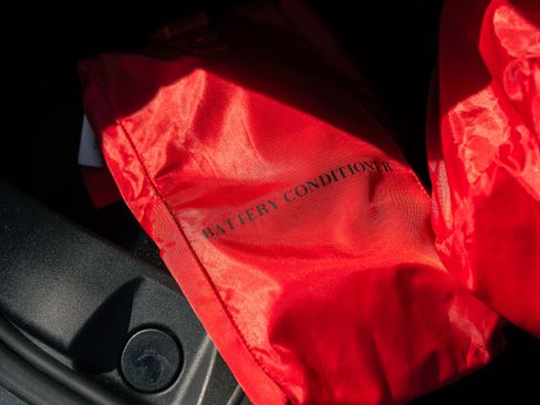 Used 2017 Ferrari California T RWD image 38