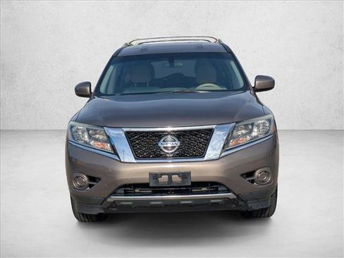 Used 2014 Nissan Pathfinder SV w/ Cargo Package image 2