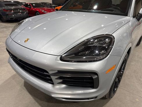 Used 2020 Porsche Cayenne image 32