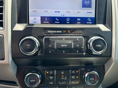 Used 2020 Ford F150 Lariat image 22