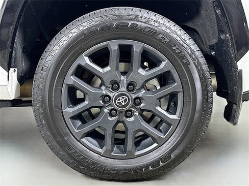 Used 2025 Toyota Sequoia Platinum image 33