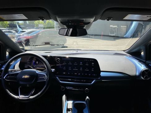 Used 2024 Chevrolet Equinox EV LT AWD/4WD image 12