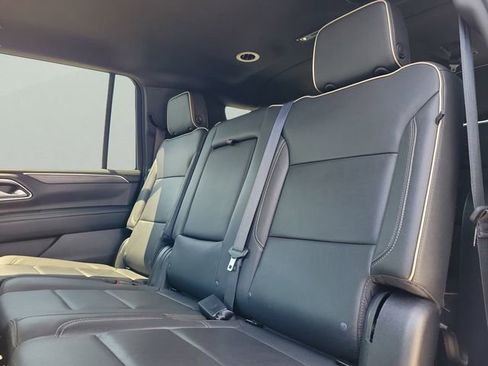 Used 2024 GMC Yukon XL SLT image 10