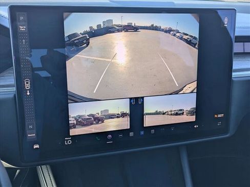 Used 2022 Tesla Model X image 15