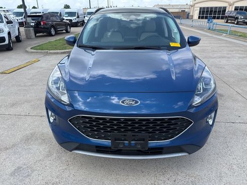 Used 2022 Ford Escape SEL w/ Technology Package FWD image 2