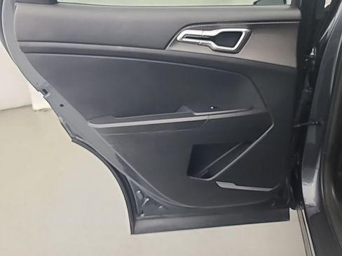 Used 2025 Kia Sportage LX image 19