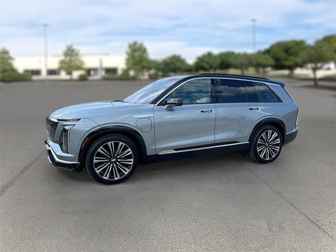 New 2026 Cadillac Vistiq Premium Luxury w/ LPO, Floor Liner Package image 3