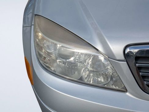 Used 2009 Mercedes-Benz C 300 Sedan image 9