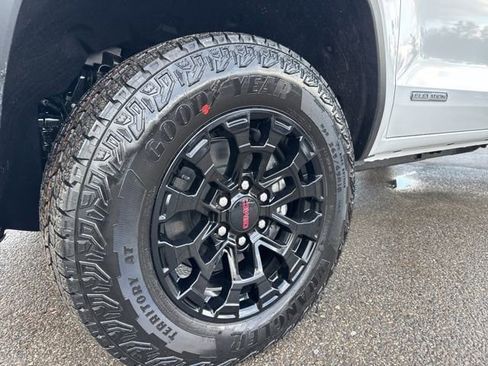 New 2026 GMC Canyon Elevation AWD/4WD image 10