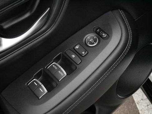 Certified 2024 Honda HR-V EX-L image 19