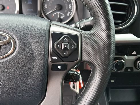 Used 2017 Toyota Tacoma SR5 w/ Tow Package AWD/4WD image 24