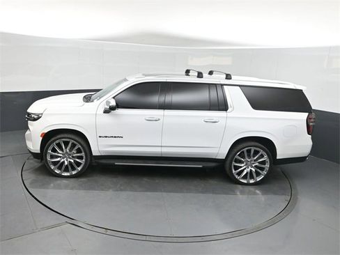 Used 2021 Chevrolet Suburban Premier w/ Premium Package image 36